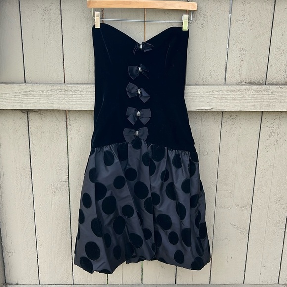 80's Albert Nipon Black Velvet and Satin Cocktail Dress Formal Goth Gothic - Picture 1 of 12